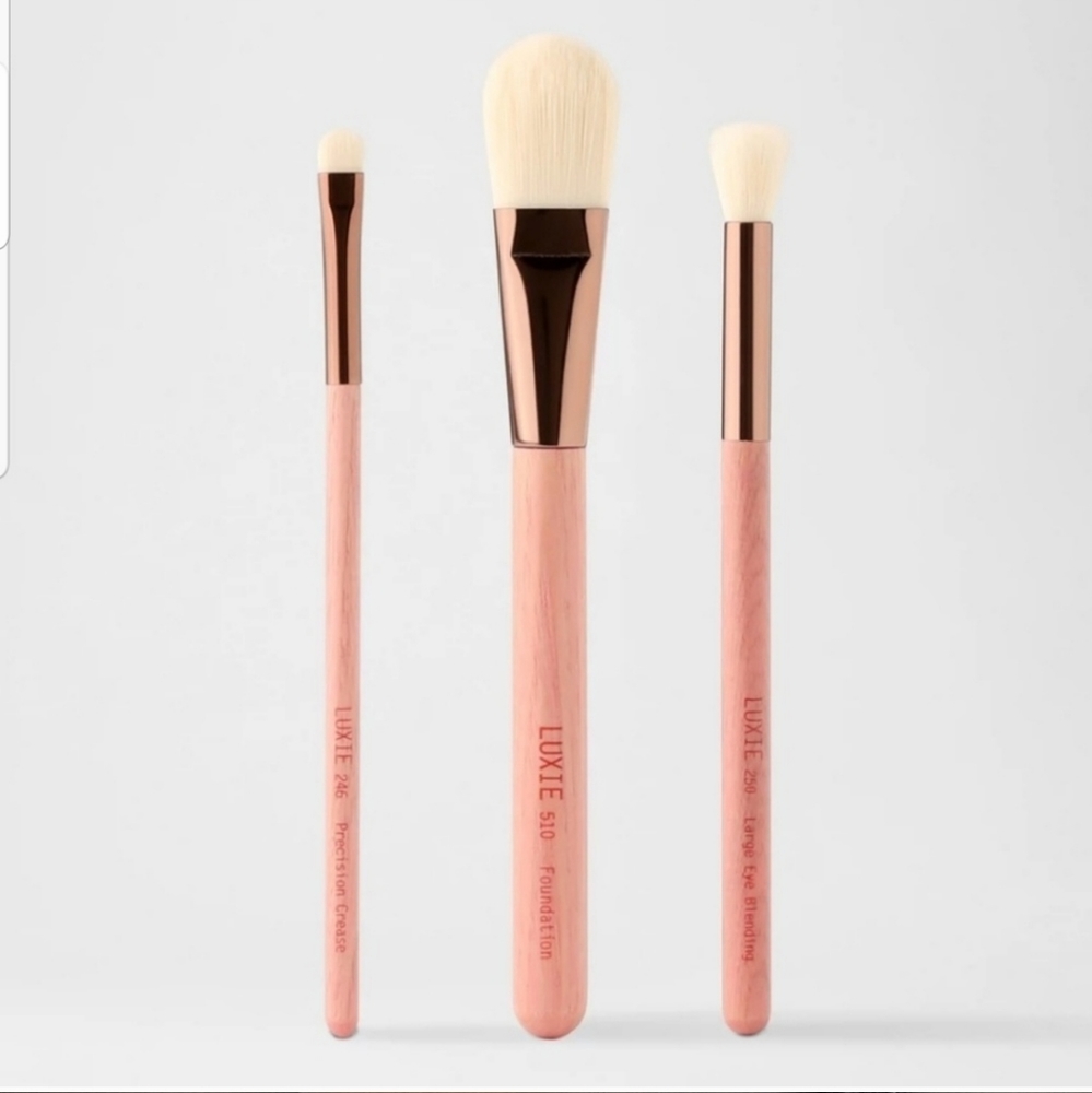 ❤️HP❤️NIB LUXIE GAEA VEGAN 3 PIECE BRUSH SET